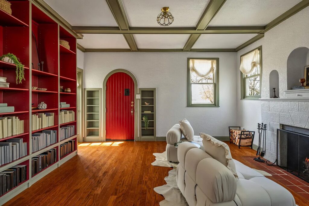1505 Wethersfield Road living room. (Photo courtesy of Spyglass Realty)