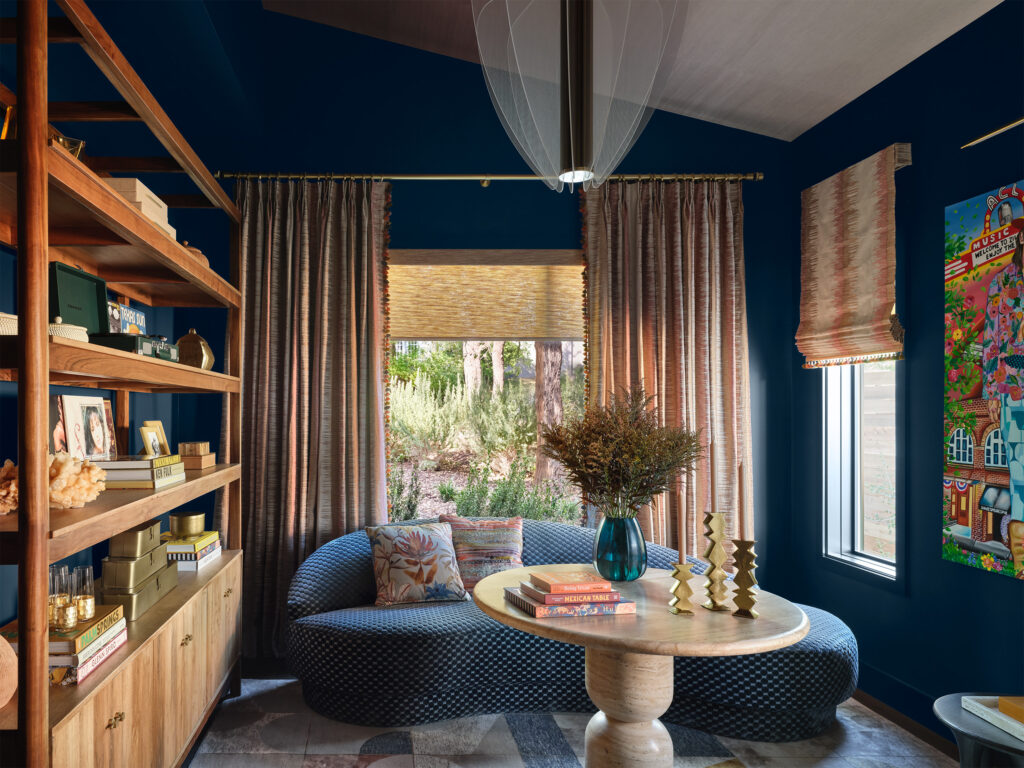 HBX110125WH_AmberGuyton_003