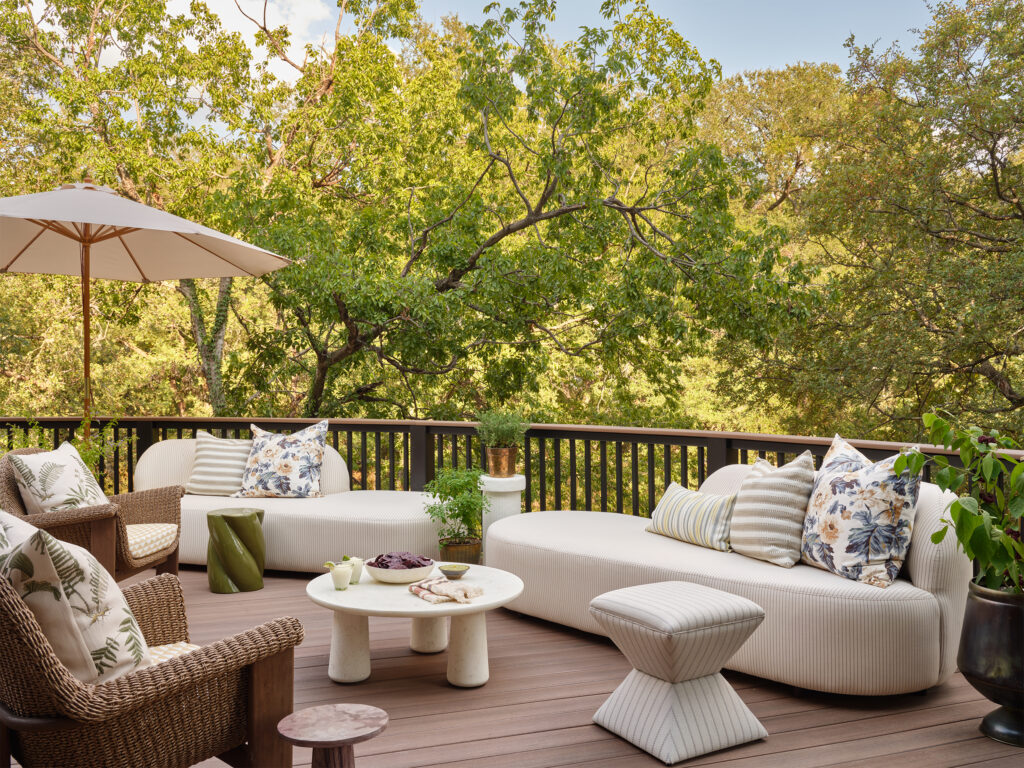 HBX110125WH_CaitlinCreer_008