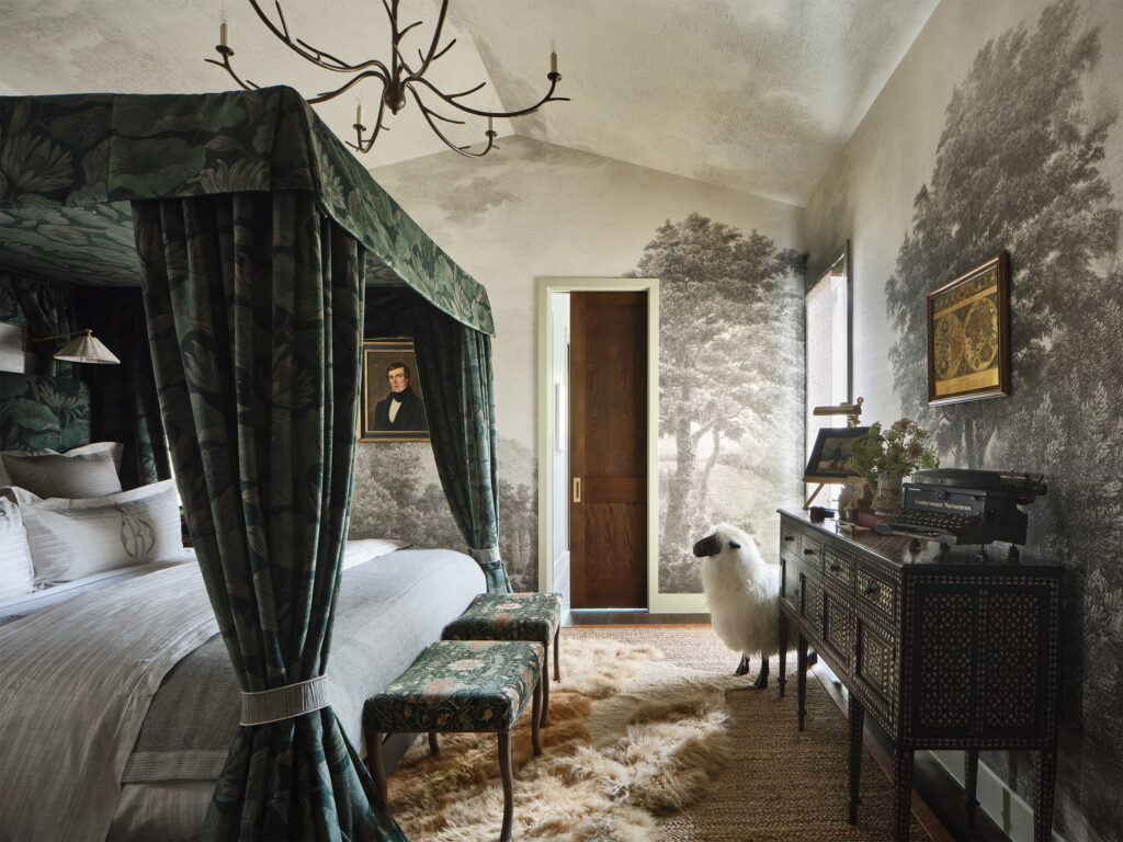 HBX110125WH_KathyKuo_001