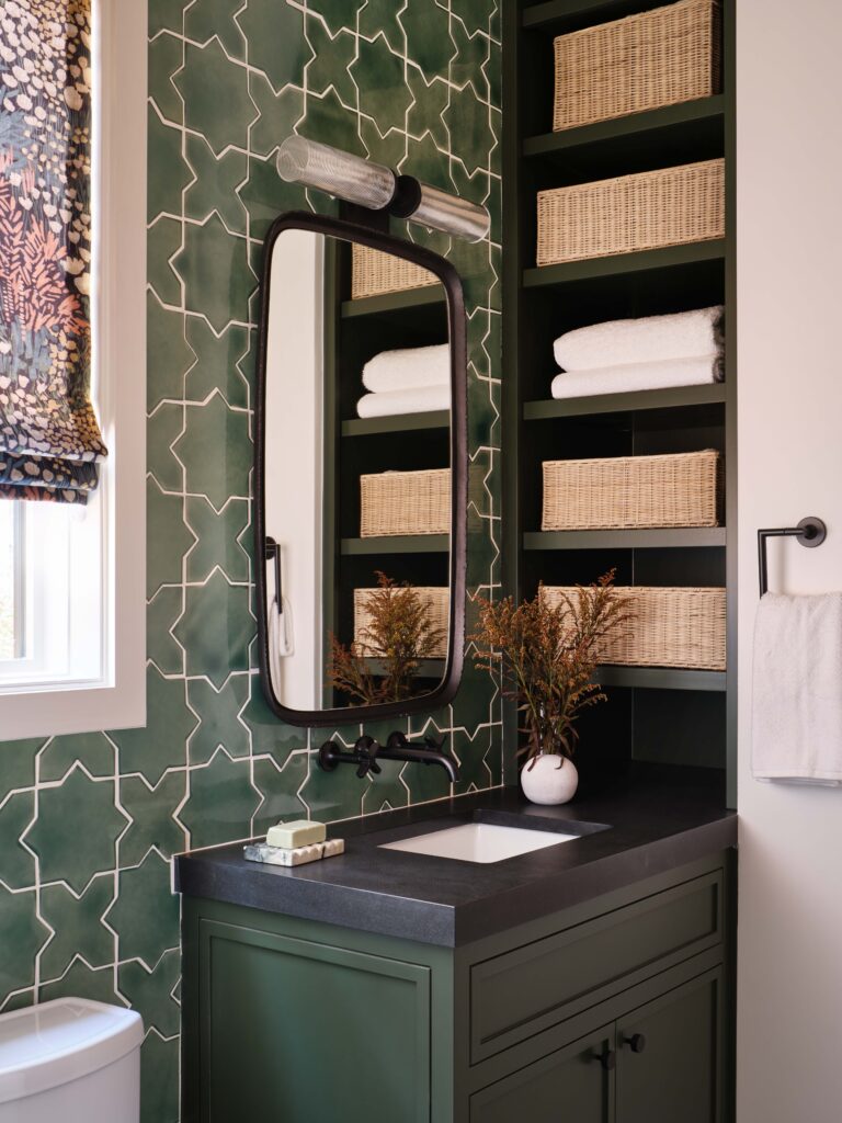 HBX110125WH_SaraBarney_007