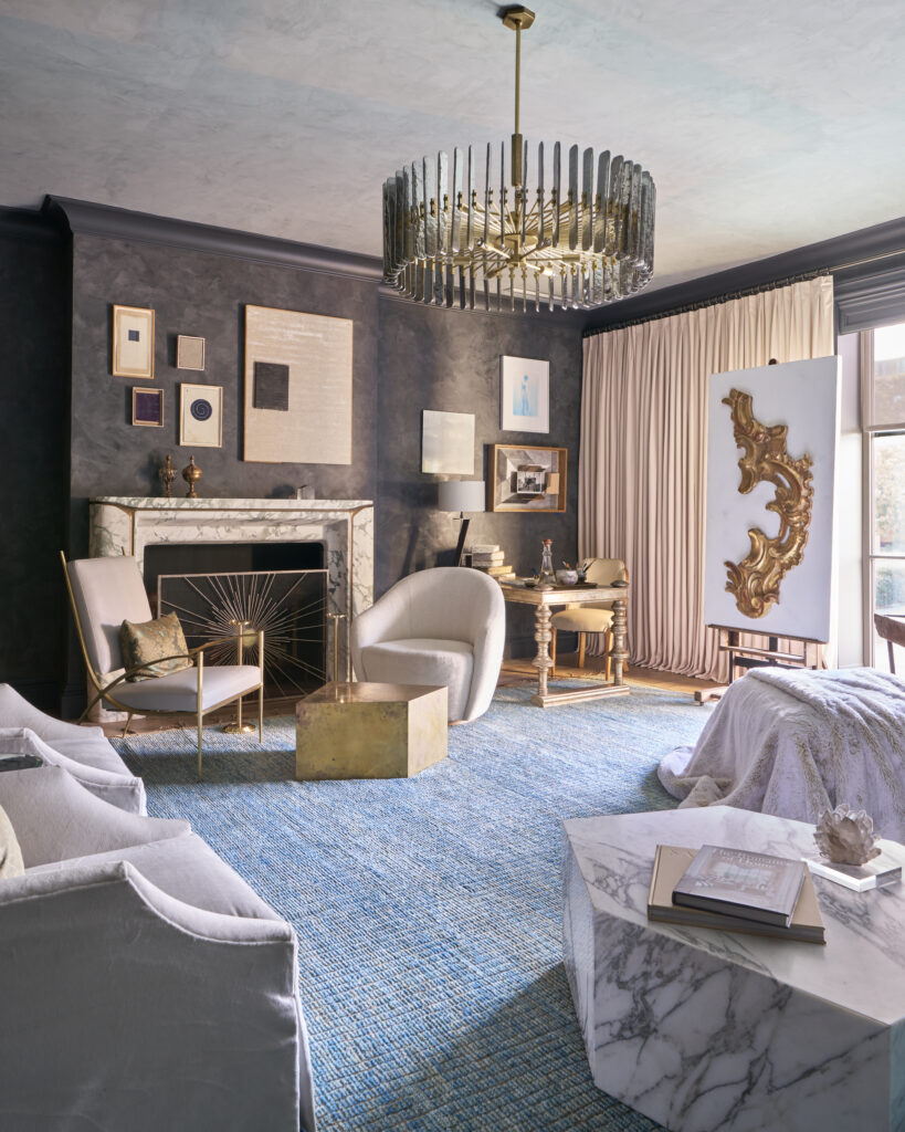 Mohon Interiors's Evening Lounge from the 2025 Kips Bay Decorator Show House. (Photo by Marco Ricca)