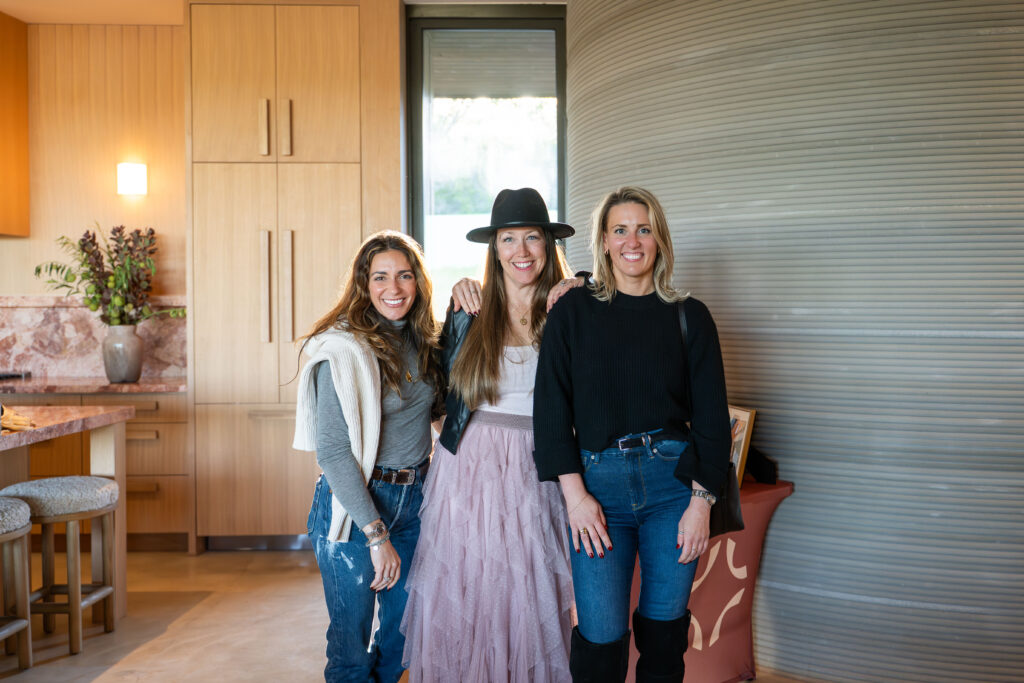 Steph Mathews, Brooke Bauguess, Justina Martynaityte_4474