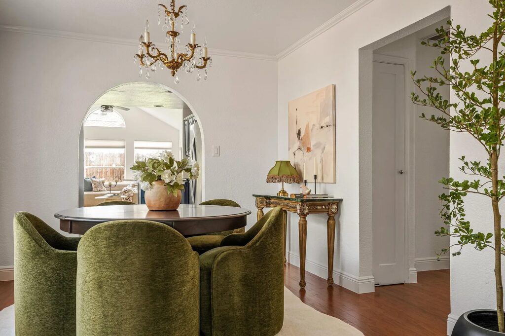 1505 Wethersfield Road dining room. (Photo courtesy of Spyglass Realty)