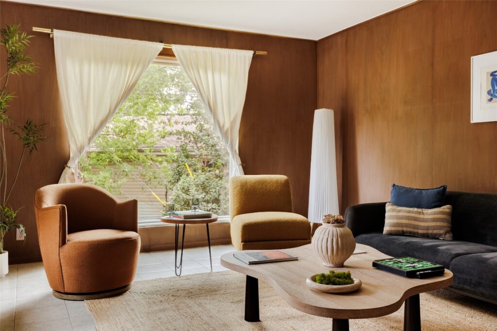 2300 Westworth Circle