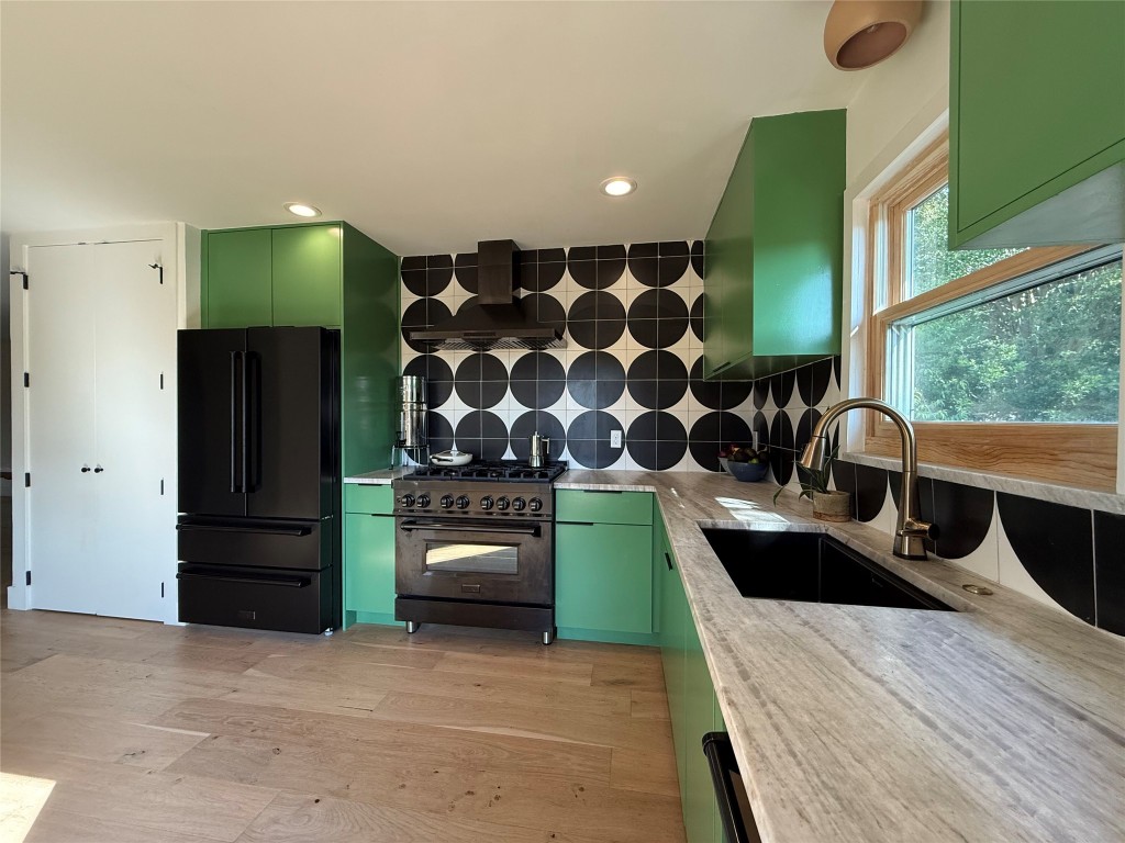 3201 Bengston Street