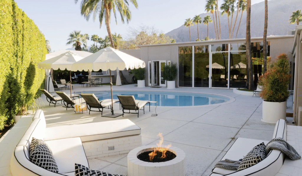 midcentury modern home in Palm Springs