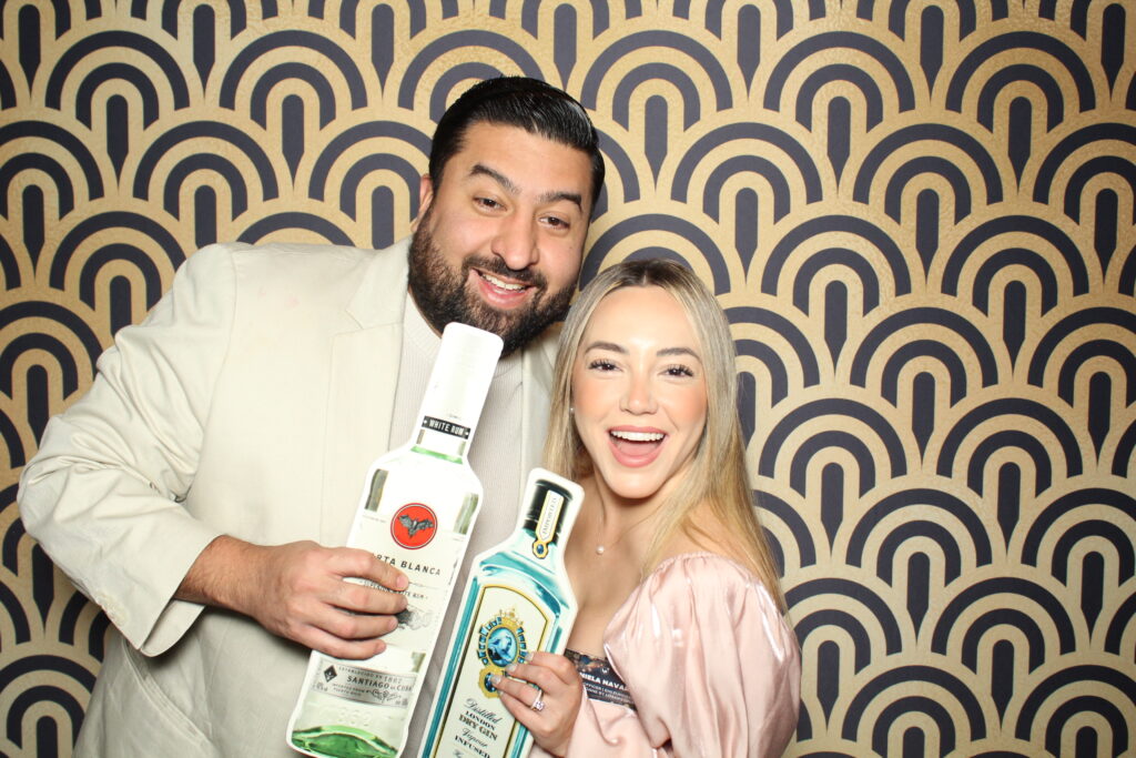 Jorge Muniz and Diana Navarro