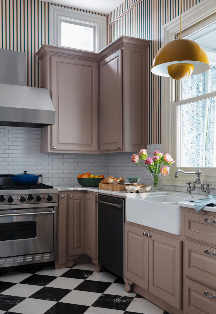 The chef’s kitchen at the Marlin House features Carrara and Statuary Italian marble countertops, custom cabinetry and high-end appliances.
