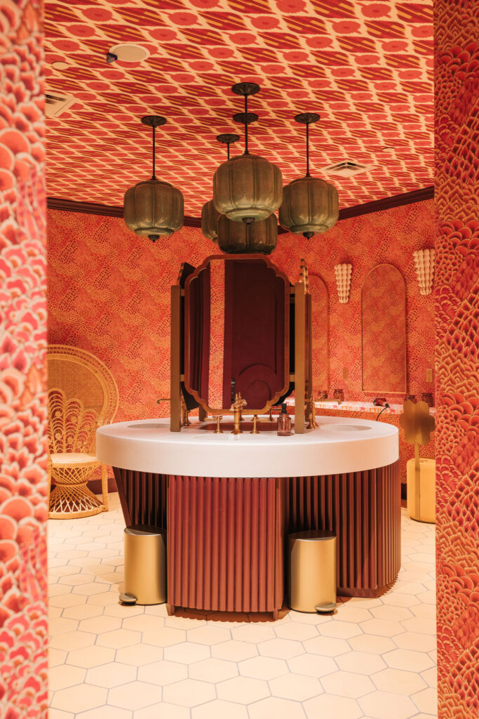 pink women's lounge at Folklore Spa