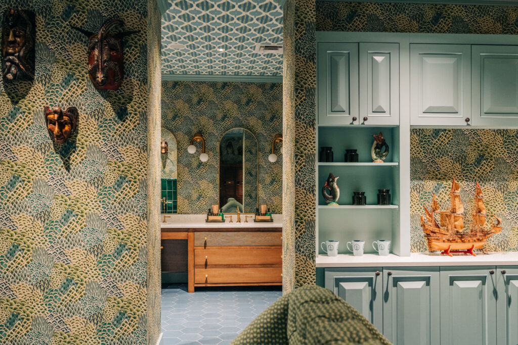 Men's lounge at Folklore