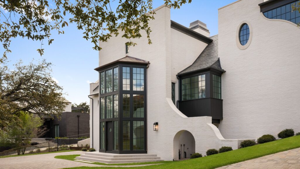 The Balcones Beauty, presented by Cara & Joe Keenan of the Keenan Group with Compass Real Estate (Photos by Frank Garnica)