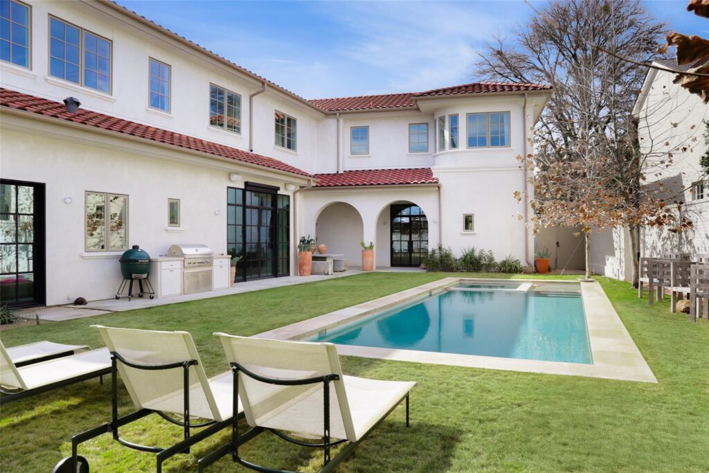 Casa Pemberton, listed by Amy Deane with Moreland Properties (Photos by Brian Cole