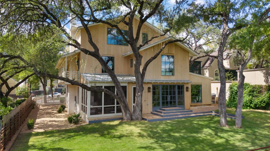 Exterior of Casa Pemberton, listed by Amy Deane with Moreland Properties (Photography by Brian Cole)