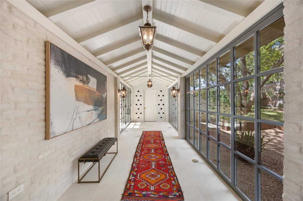 Interior of Casa Pemberton, listed by Amy Deane with Moreland Properties (Photography by Brian Cole)
