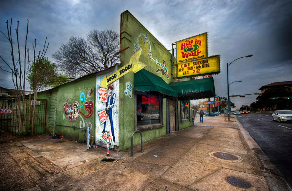 Hole in the Wall. (Photo by Gino Barasa)