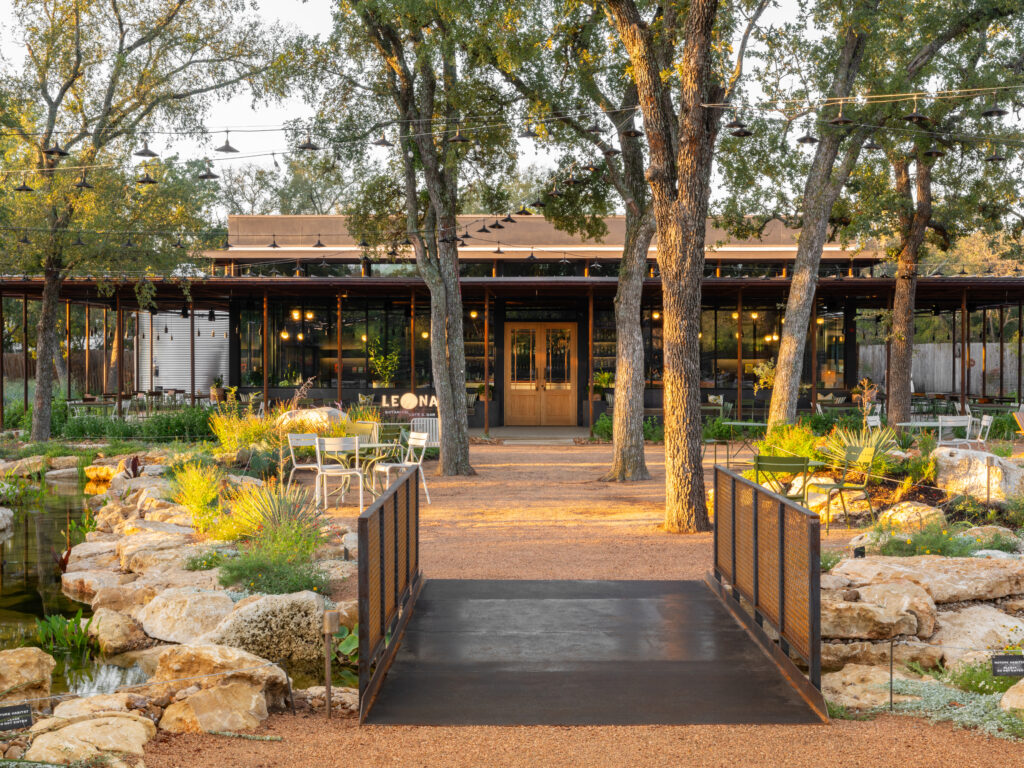 Leona Botanical Cafe & Bar
