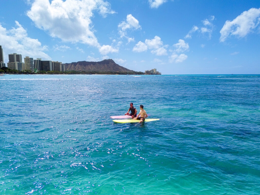 Surf in Waikiki Beach