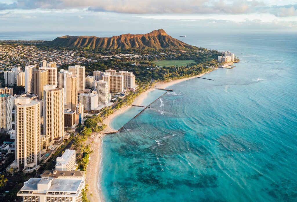 What to do in Oahu: Visit Waikiki Beach