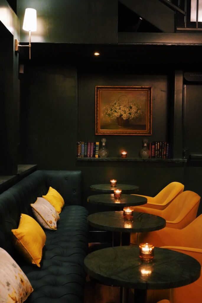 Daisy Lounge in South Austin. (Photo by Shelby Sorrel)