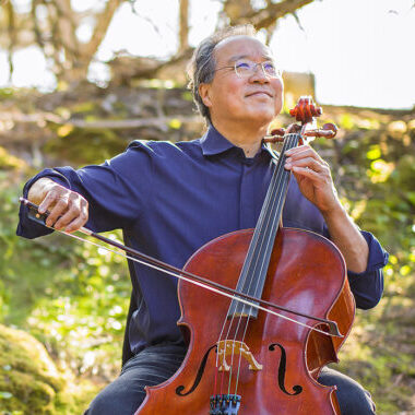 FullRes_Yo-Yo-Ma_inMaine_tight_©Mann-1100×698-1