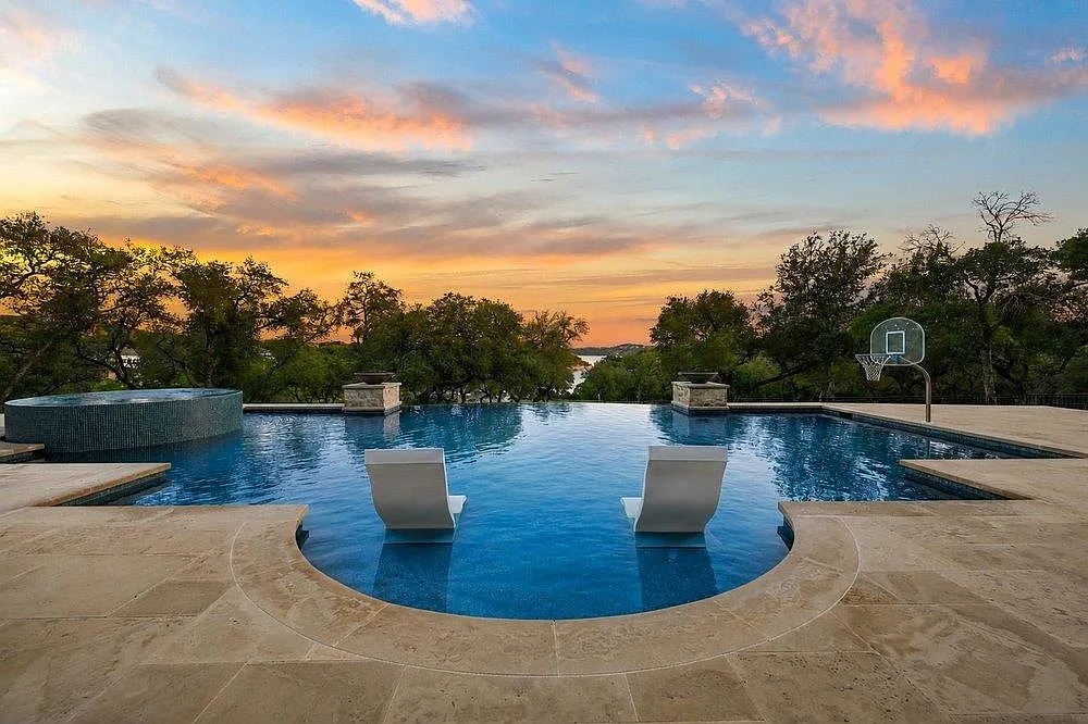 15201 Fm 2769 on Lake Travis.