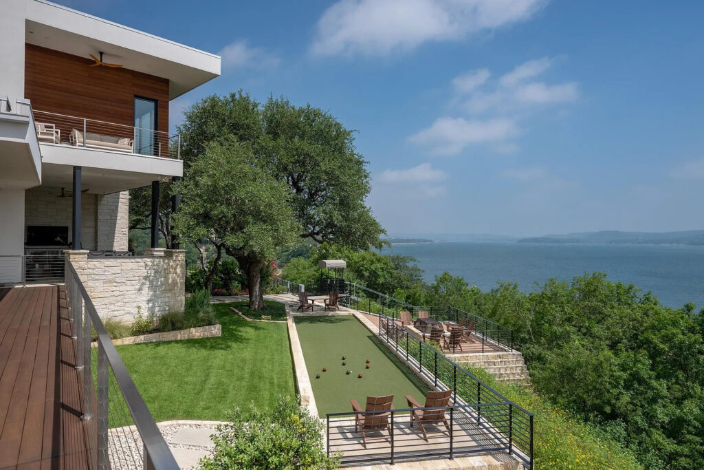 14419 Agarita Road on Lake Travis.