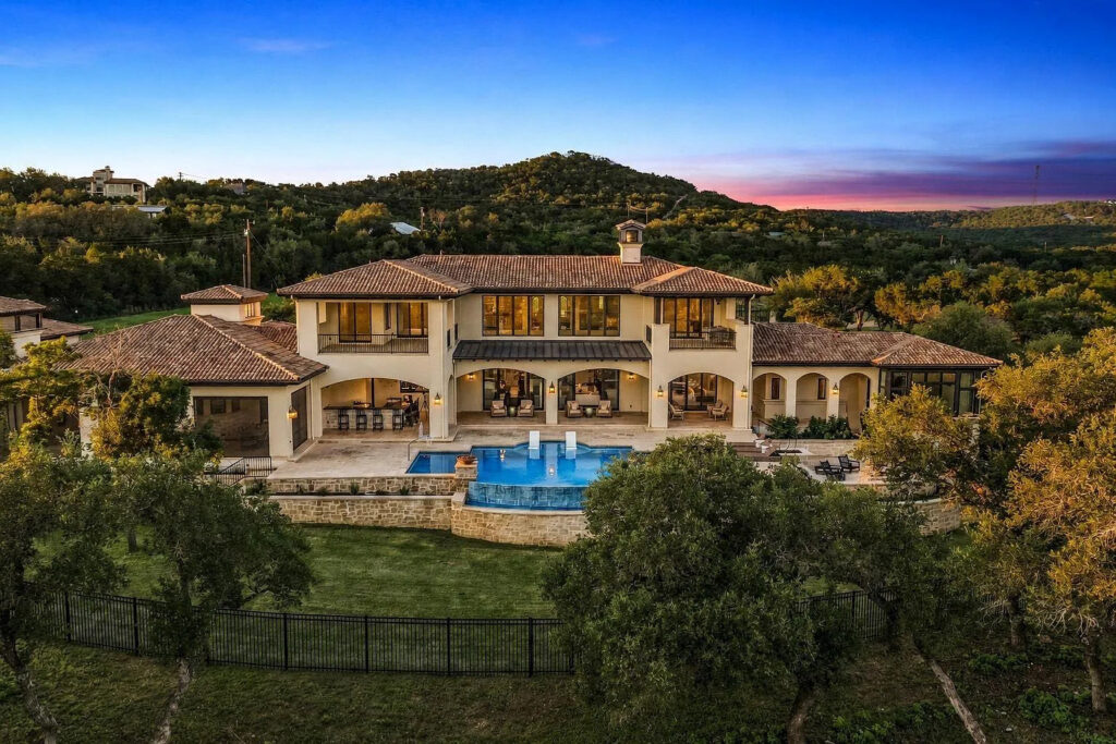15201 Fm 2769 on Lake Travis.