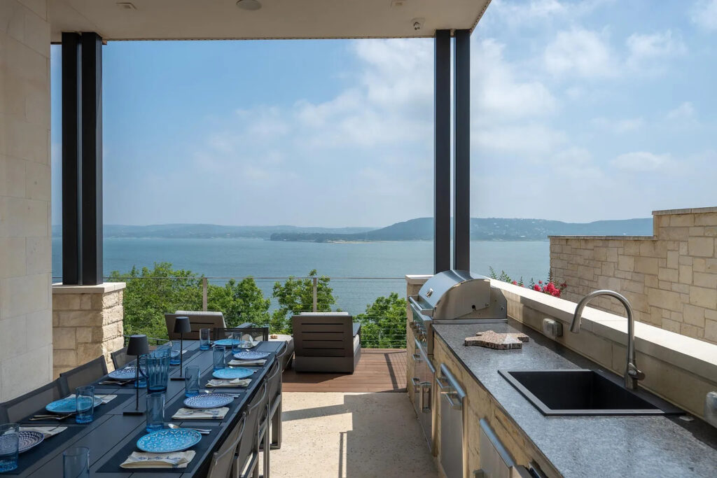 14419 Agarita Road on Lake Travis.