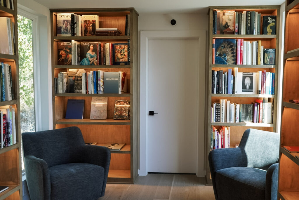 Art and architecture books fill Ostillo’s public library, where visitors can browse, study and spend time.