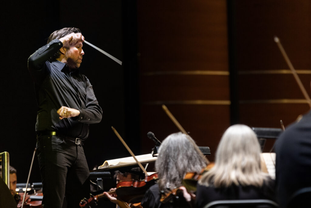 Timothy Myers conducts Austin Opera 01 by Erich Schlegel