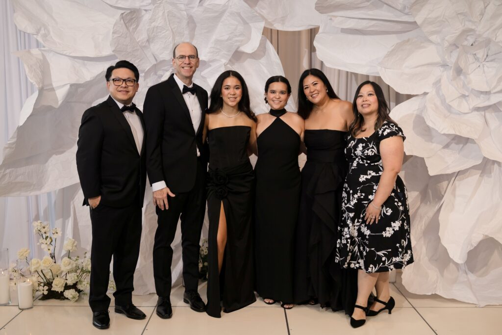 Thao Tran, Brian Prewitt, Sophia Prewitt, Sydney Prewitt, Huyen Nhi Prewitt, Huong Pham_6783